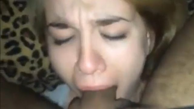 ¡PERFECT GIRL! She eats the whole dick