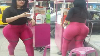 Big Booty venezuelan girl selling breakfasts in Perú