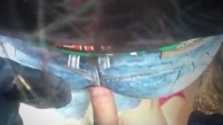 Encoxada teen, he didn’t resist and took his dick out